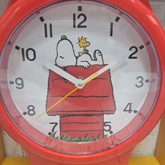 Peanuts Snoopy Tabletop Clock, 2025 Woodstock Charlie Brown Accutime - Picture 2 of 6